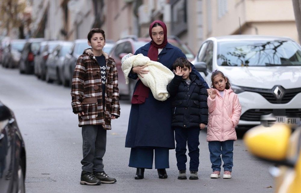 Ömer dizisinin yıldızı Merve Dizdar yeni filmi Kar ve Ayı ve Cannes başarısı hakkında konuştu - 5