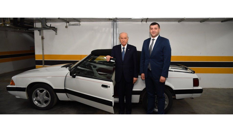 Bahçeli, klasik otomobilini hediye etti
