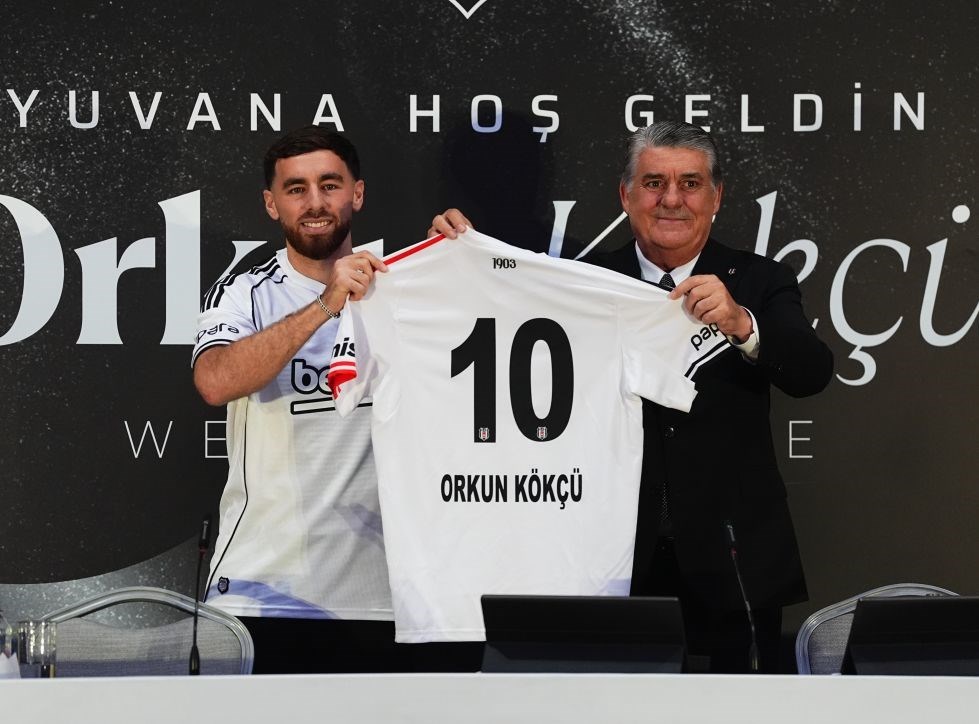 Milli yıldızın 5 milyon euro maaş alacağı iddia edildi.