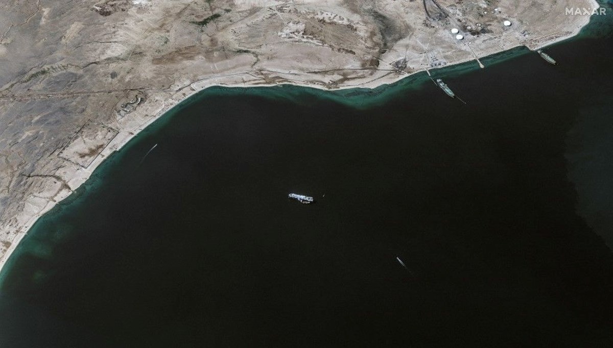 Mısır, Süveyş Kanalı gelirinde sert düşüş bekliyor