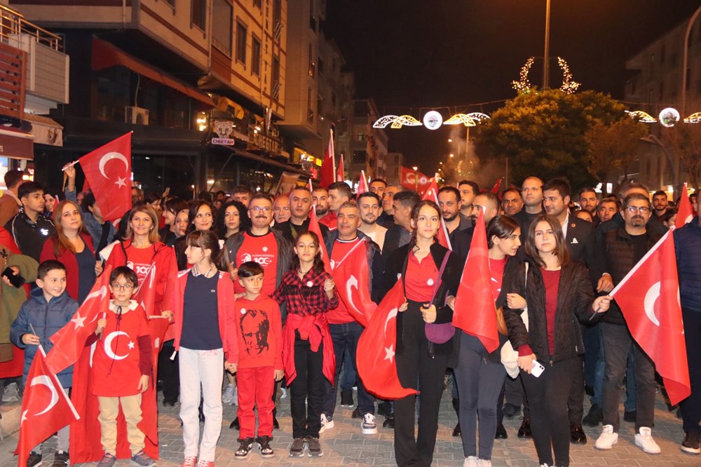 Cumhuriyet'in 100. yılı fener alayı yürüyüşleriyle kutlandı - 6