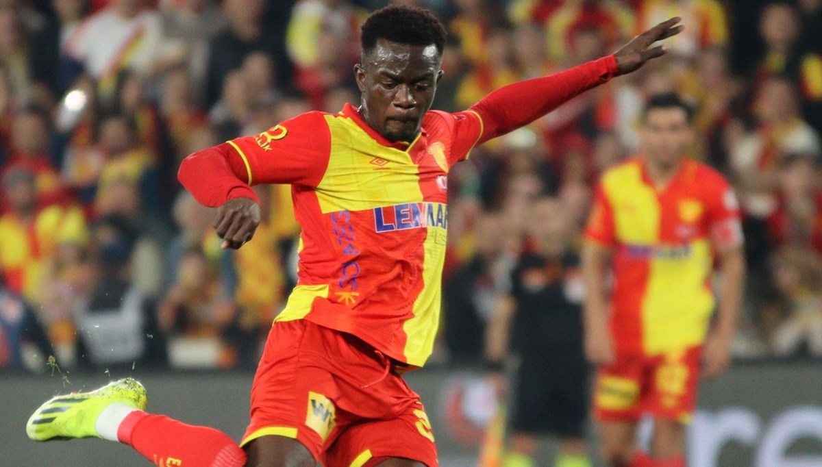 Göztepe, Anthony Dennis'in sözleşmesini uzattı Göztepe, Anthony Dennis'in sözleşmesini uzattı