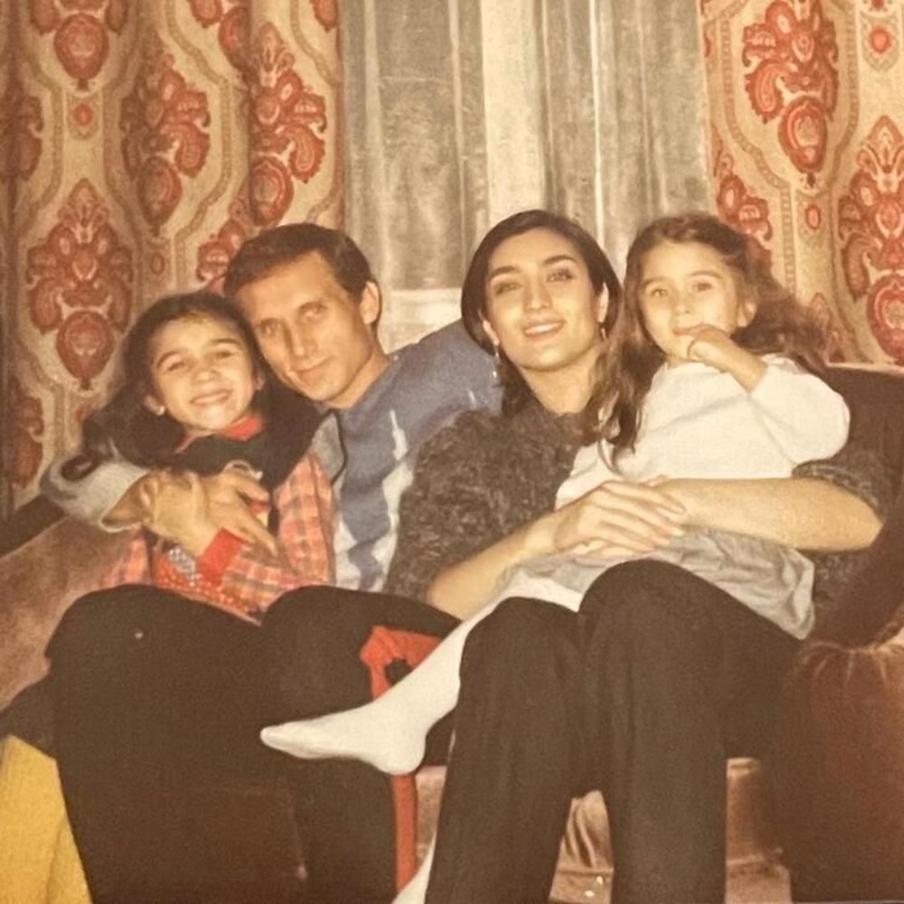 Ünlü isim geçmişe götürdü: "Oyuncu olacağını nasıl anlamadın" (Ünlülerin çocukluk ve gençlik halleri) - 284