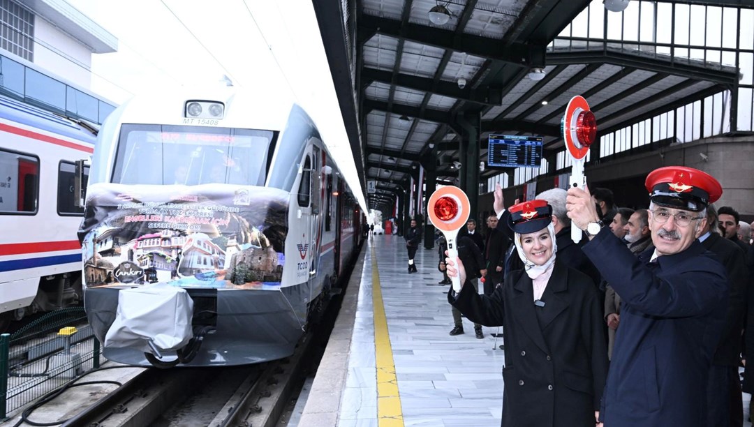 Engelleri kaldıran tren 101 engelli birey ile yola çıktı