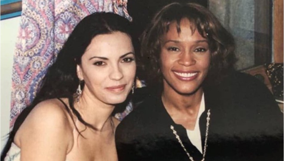 Yeşim Salkım ve Whitney Houston arkadaş çıktı: "Yalnız müthiş güzel arkadaştı"