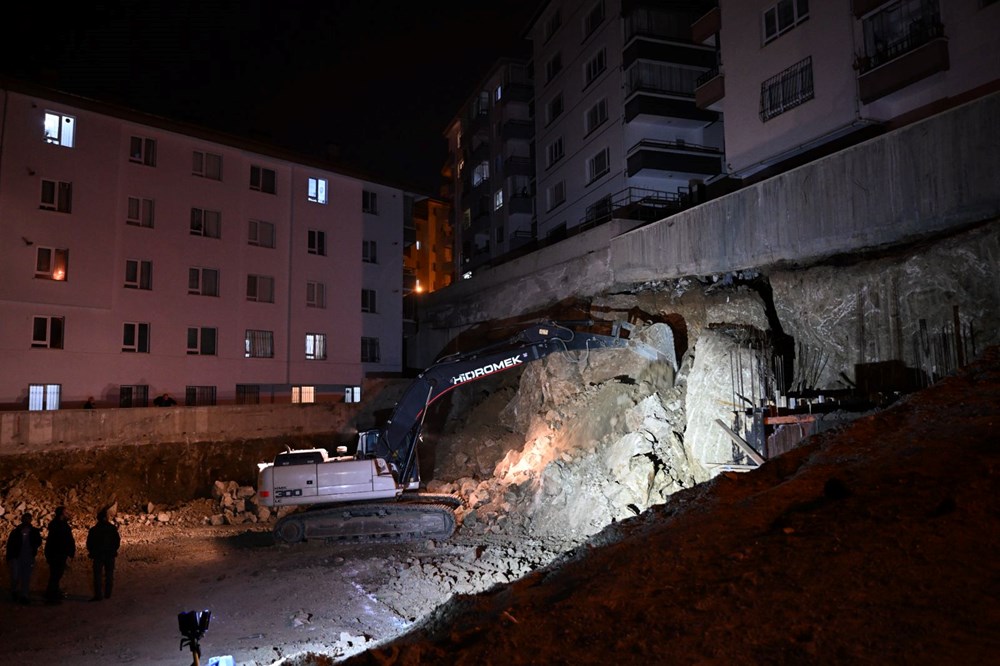 Ankara'da inşaat çalışması sırasında hasar gören 2 bina tahliye edildi - 6