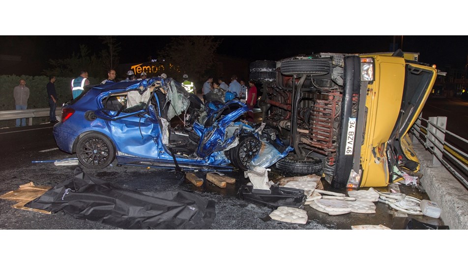 Çağlayan'da feci kaza: 2 ölü, 2 yaralı