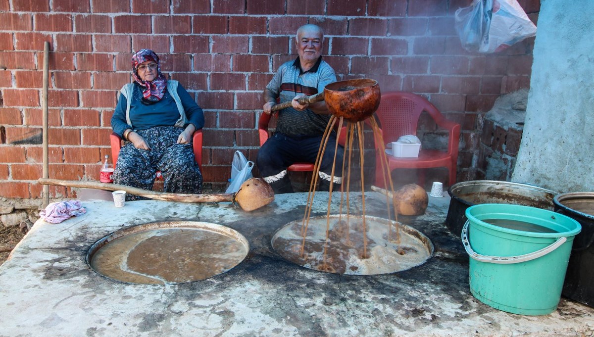 Manisa'da pekmez mesaisi başladı: Kazanlar gece gündüz kaynıyor