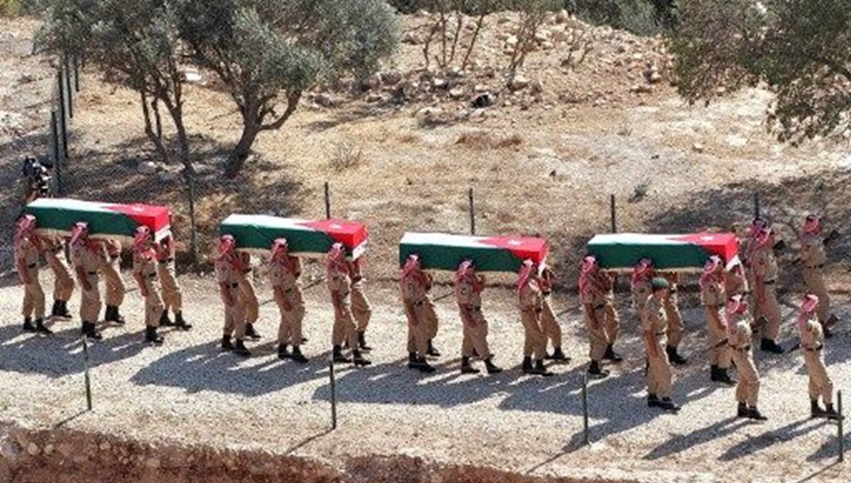 Ürdün 6 Gün Savaşı'nda ölen askerleri için İsrail'e ekip gönderdi Ürdün 6 Gün Savaşı'nda ölen askerleri için İsrail'e ekip gönderdi