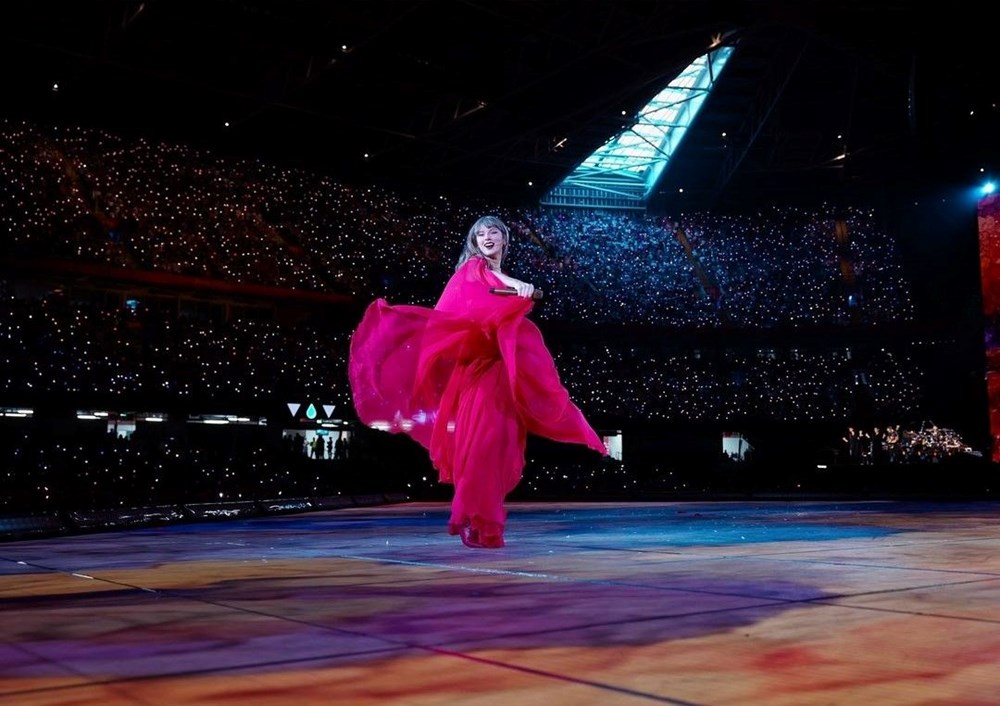 Berfu Yenenler'in Taylor Swift mutluluğu: Lisedeki halim bu konserde ağlardı - 7