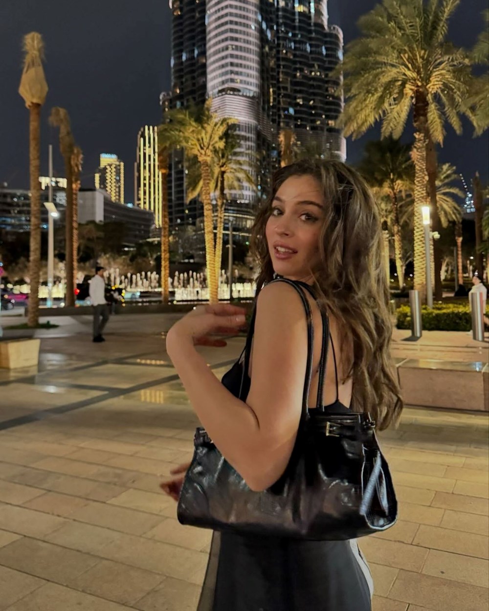 Takıntılı hayran ünlülerin başına bela oldu! Karavanlarını gözetledi, evlerine yemek sipariş etti - 5