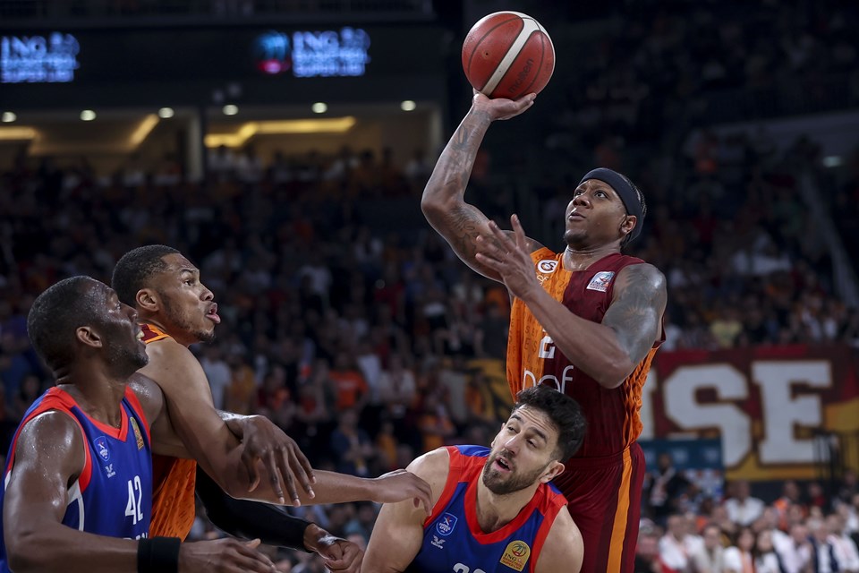 Basketbol Süper Ligi play-off yarı final: Anadolu Efes'i yenen Galatasaray seriyi 2-2'ye getirdi - 3