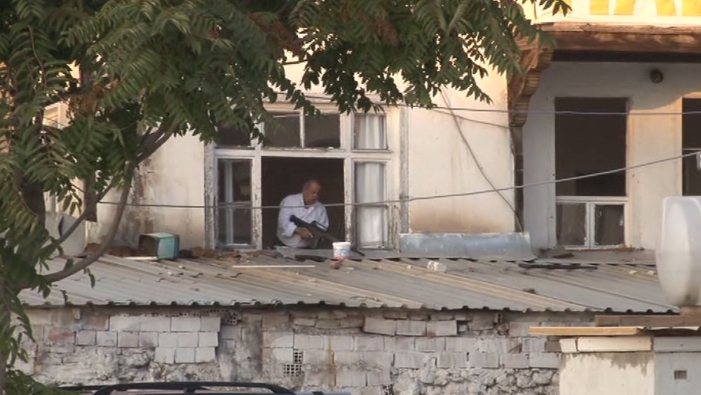 Ankara'da etrafa rastgele ateş açan saldırgan vuruldu - 1