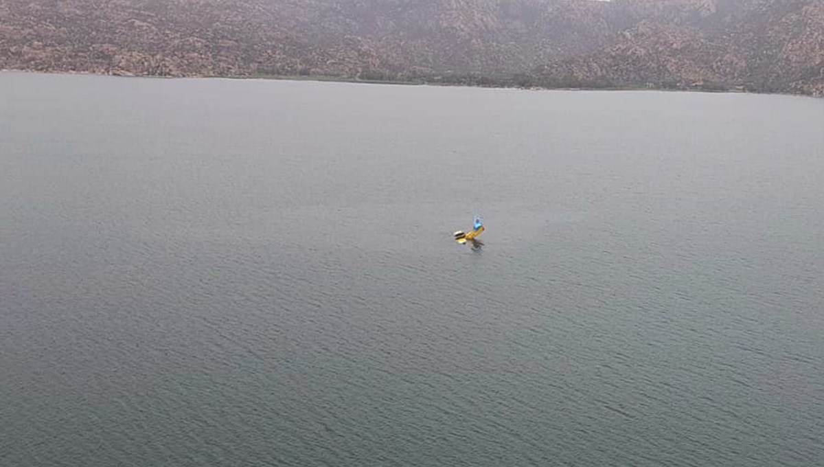 Muğla, Balıkesir, Denizli, Aydın ve Manisa’da orman yangınları: Yangın söndürme uçağı Bafa Gölü'ne sert iniş yaptı Muğla, Balıkesir, Denizli, Aydın ve Manisa’da orman yangınları: Yangın söndürme uçağı Bafa Gölü'ne sert iniş yaptı