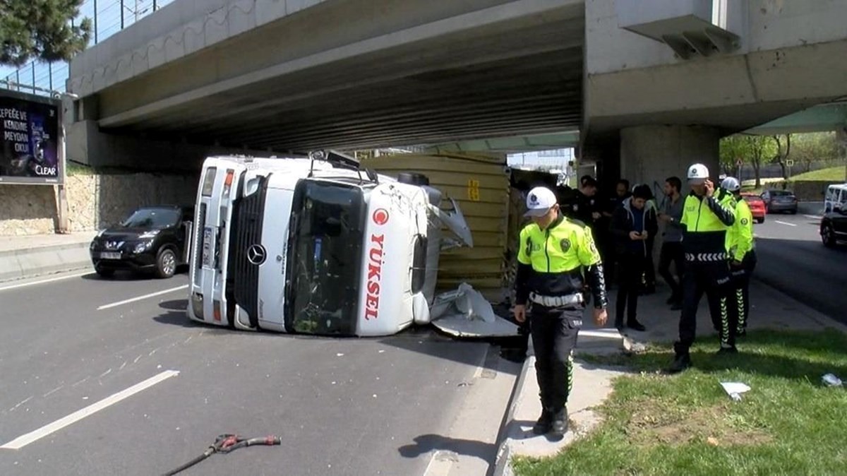 4 kişinin öldüğü feci TIR kazasında yargılama başladı | TIR şoförü: Karşı yönden geçerken sorun olmamıştı