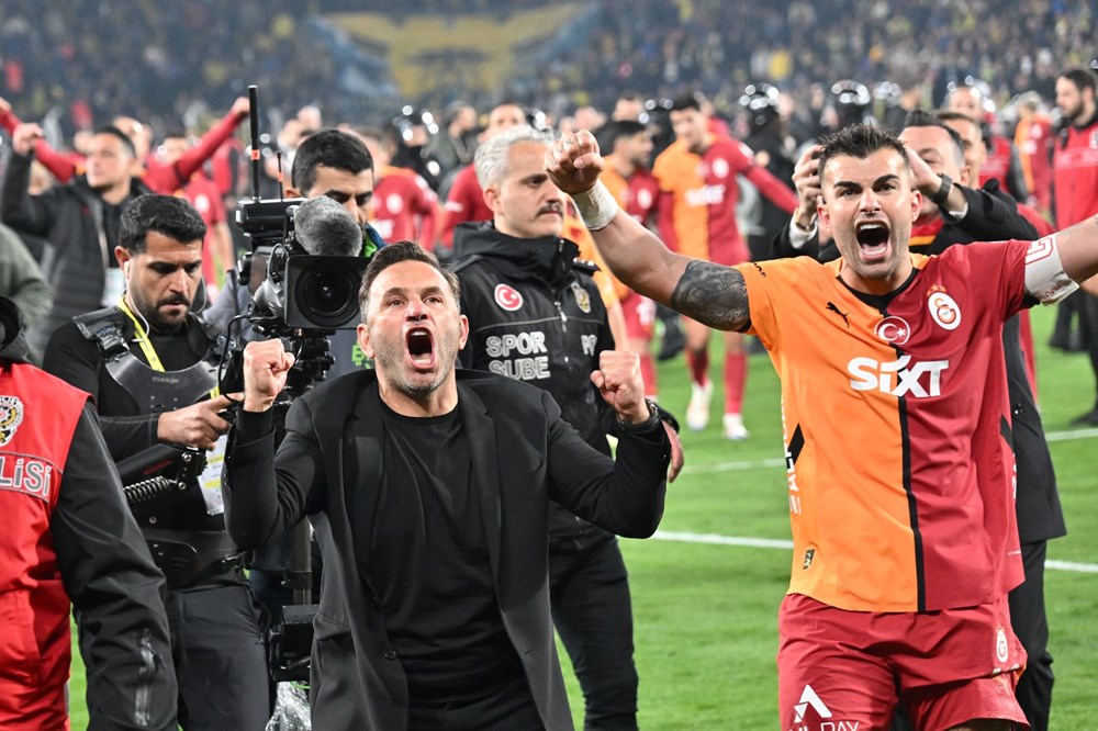 Okan Buruk, Galatasaray'da tarihe geçti: Dört efsane isimden biri 72 zv0WDGsPP02 gg09s tCTg