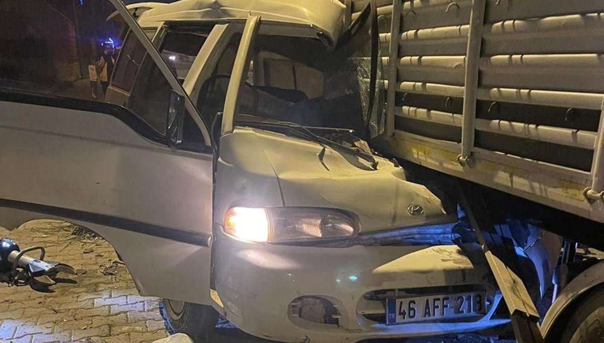 Kahramanmaraş’ta feci kaza: TIR’ın altına giren minibüs sürücüsü öldü Kahramanmaraş’ta feci kaza: TIR’ın altına giren minibüs sürücüsü öldü