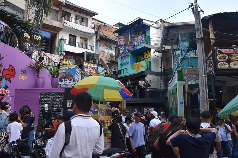 Kolombiya'nın tehlikeli bölgesi Comuna 13 çetelerden arındıktan sonra cazibe merkezi oldu - 8