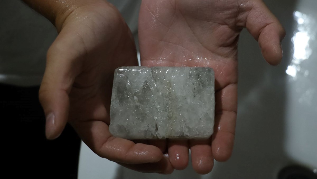 Yerin metrelerce altından çıkarılıyor: Sıcak havalarda ter kokusunu azaltan çözüm, tanesi 65 TL