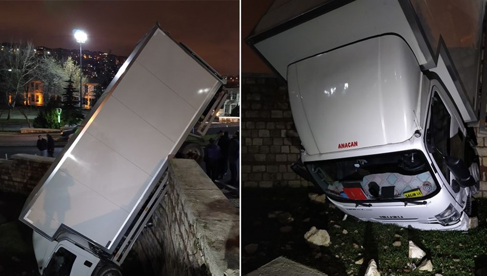 İstanbul'da kamyonet istinat duvarında asılı kaldı