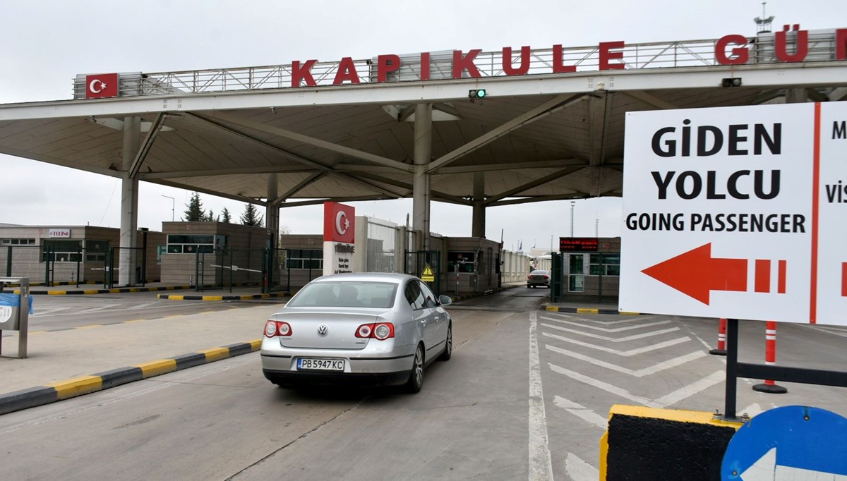 Bulgaristan'dan aralarında Türkiye'nin de bulunduğu 10 ülke için 'aşı sertifikası' kararı Bulgaristan'dan aralarında Türkiye'nin de bulunduğu 10 ülke için 'aşı sertifikası' kararı
