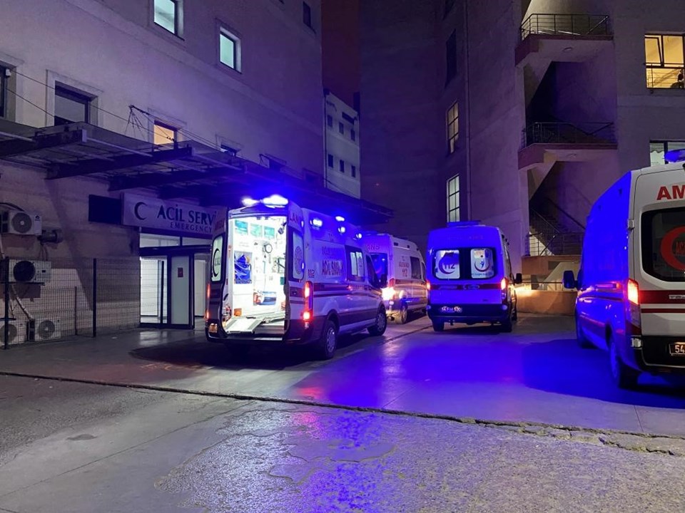 Sakarya'da "yan bakma" kavgası: 1 ölü, 2 yaralı - Son Dakika Türkiye Haberleri | NTV Haber