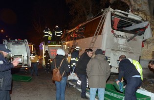eskisehir de tur otobusu kaza yapti