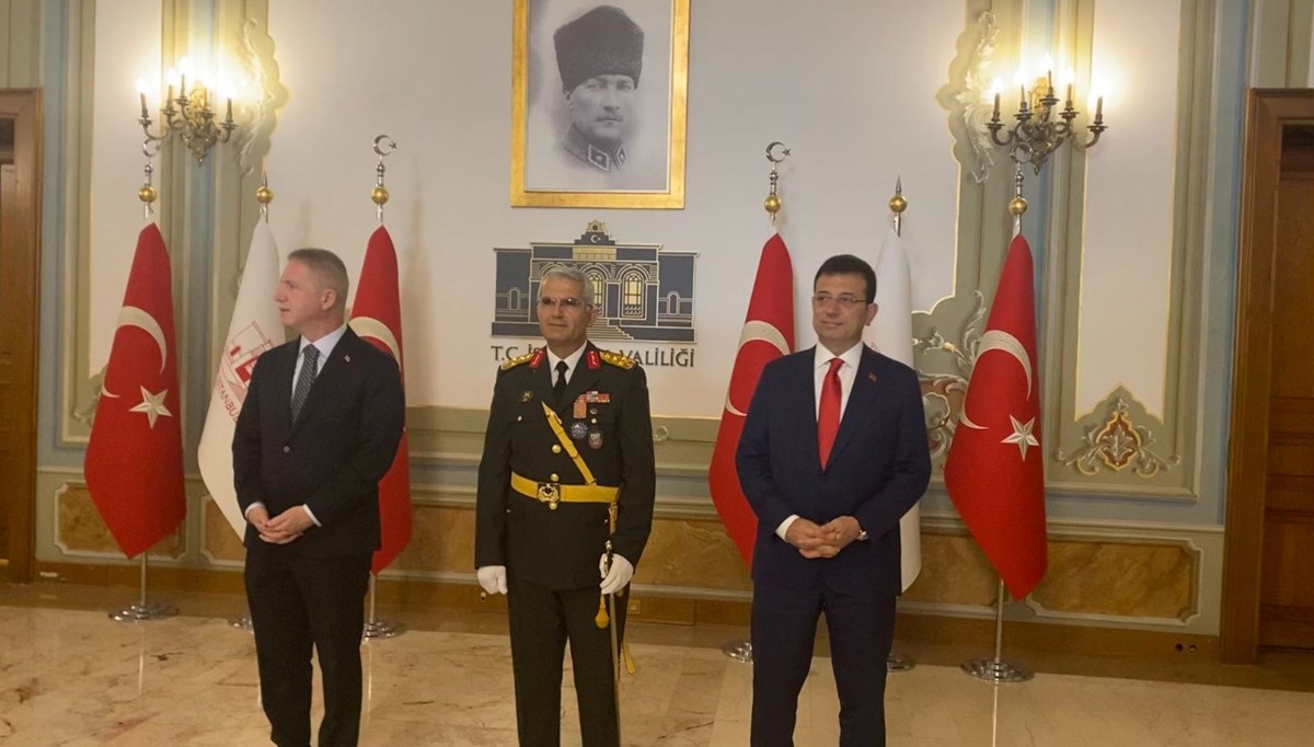 İstanbul Valiliği'nde 30 Ağustos Zafer Bayramı töreni İstanbul Valiliği'nde 30 Ağustos Zafer Bayramı töreni