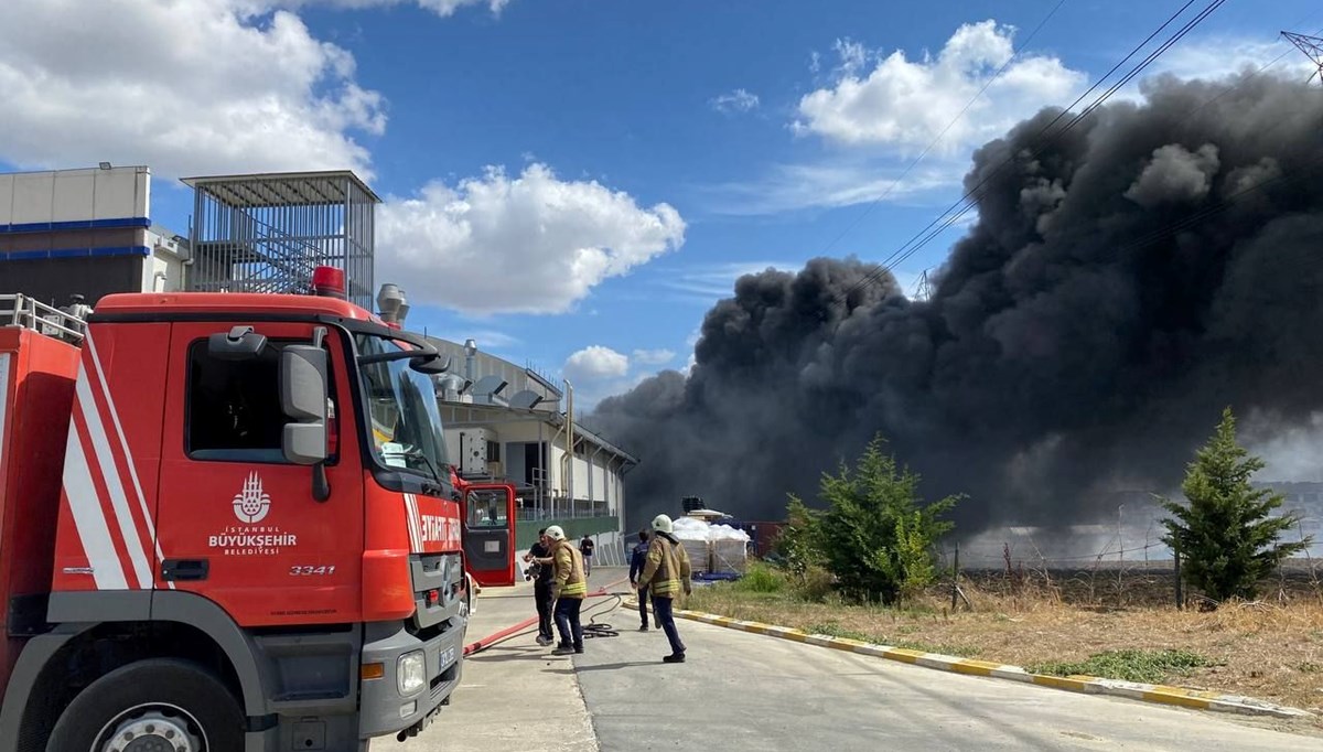 Silivri’de fabrika yangını: 1 kişi gözaltında