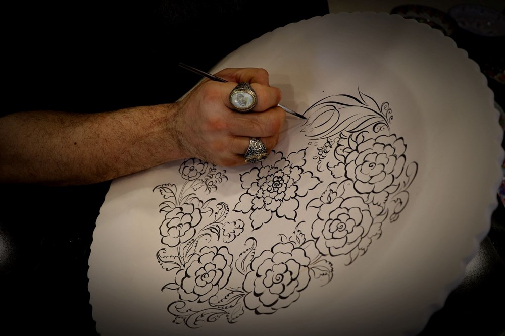 Çini ustası eserlerini resim ve gravürle zenginleştiriyor - 2