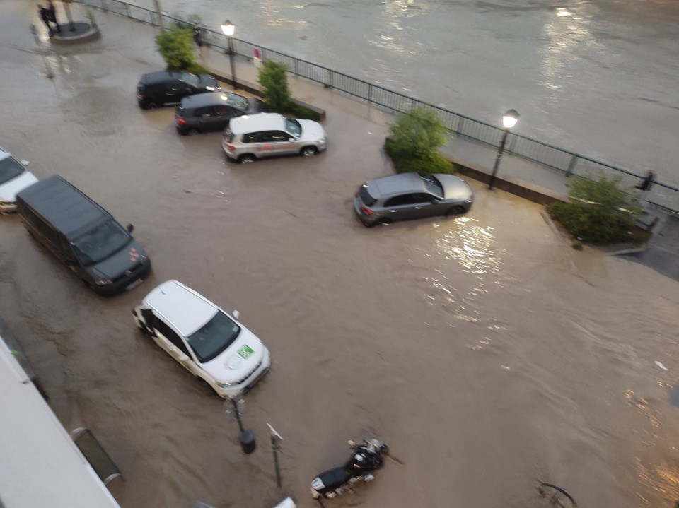 Avusturya’da sel felaketi: Kasaba sular altında kaldı - 2