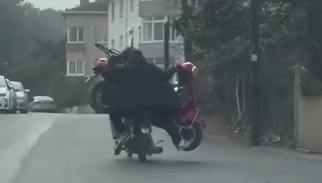 Motosikletin üzerinde başka bir motosiklet taşıdı